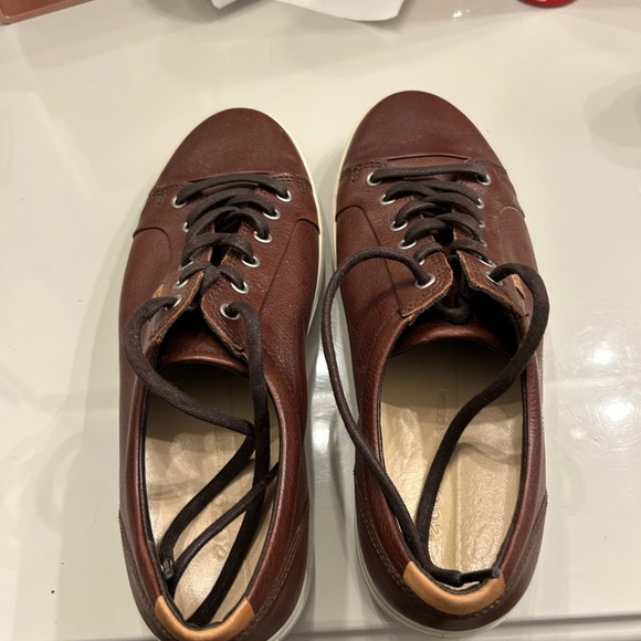 Ecco size 44 (10-10.5) men’s shoes light - Picture 2 of 3